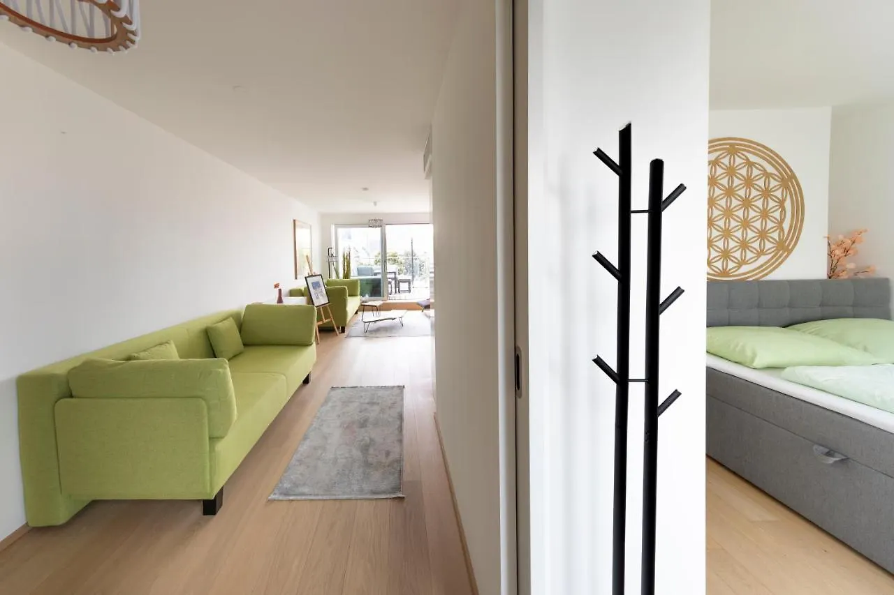 Skyline Apartment Mit Terrasse Close To Lakes Vienna Austria
