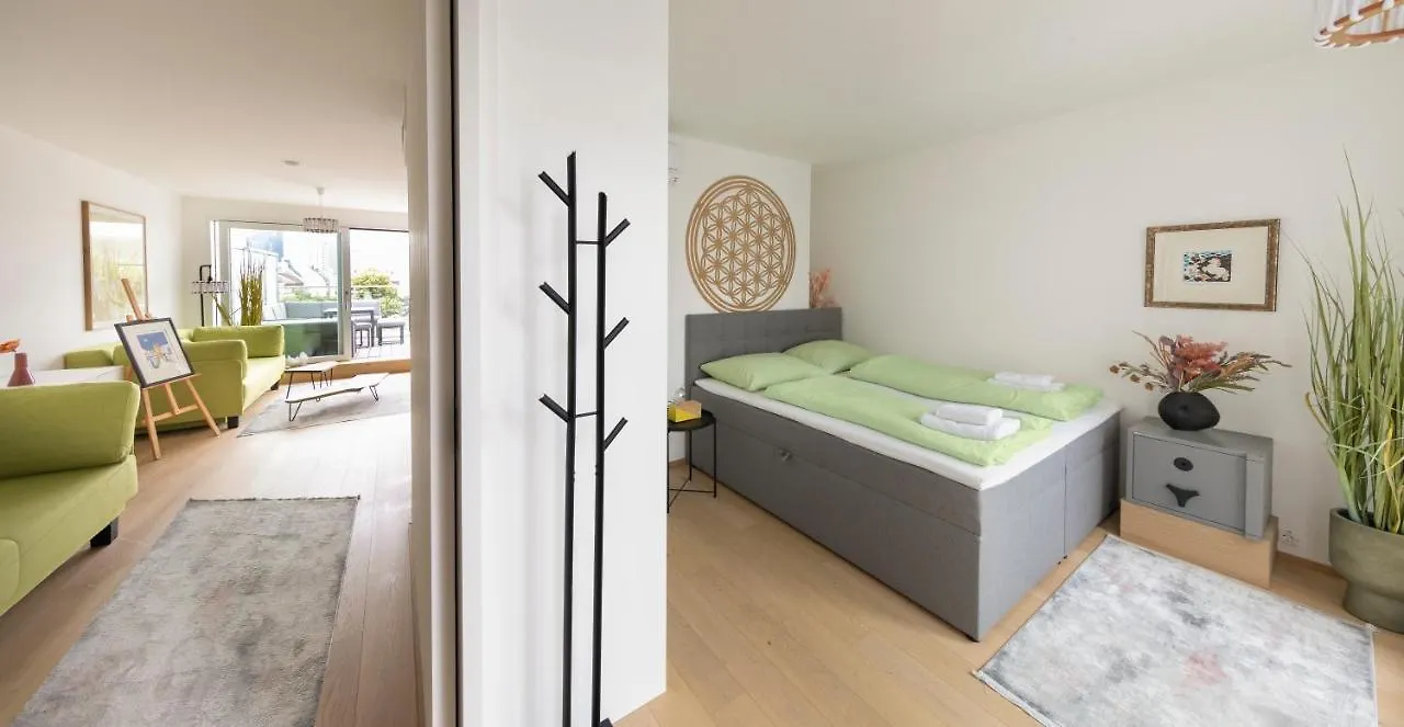 Skyline Apartment Mit Terrasse Close To Lakes Vienna Austria