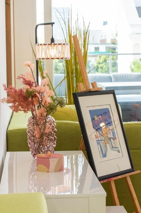 Skyline Apartment Mit Terrasse Close To Lakes Vienna