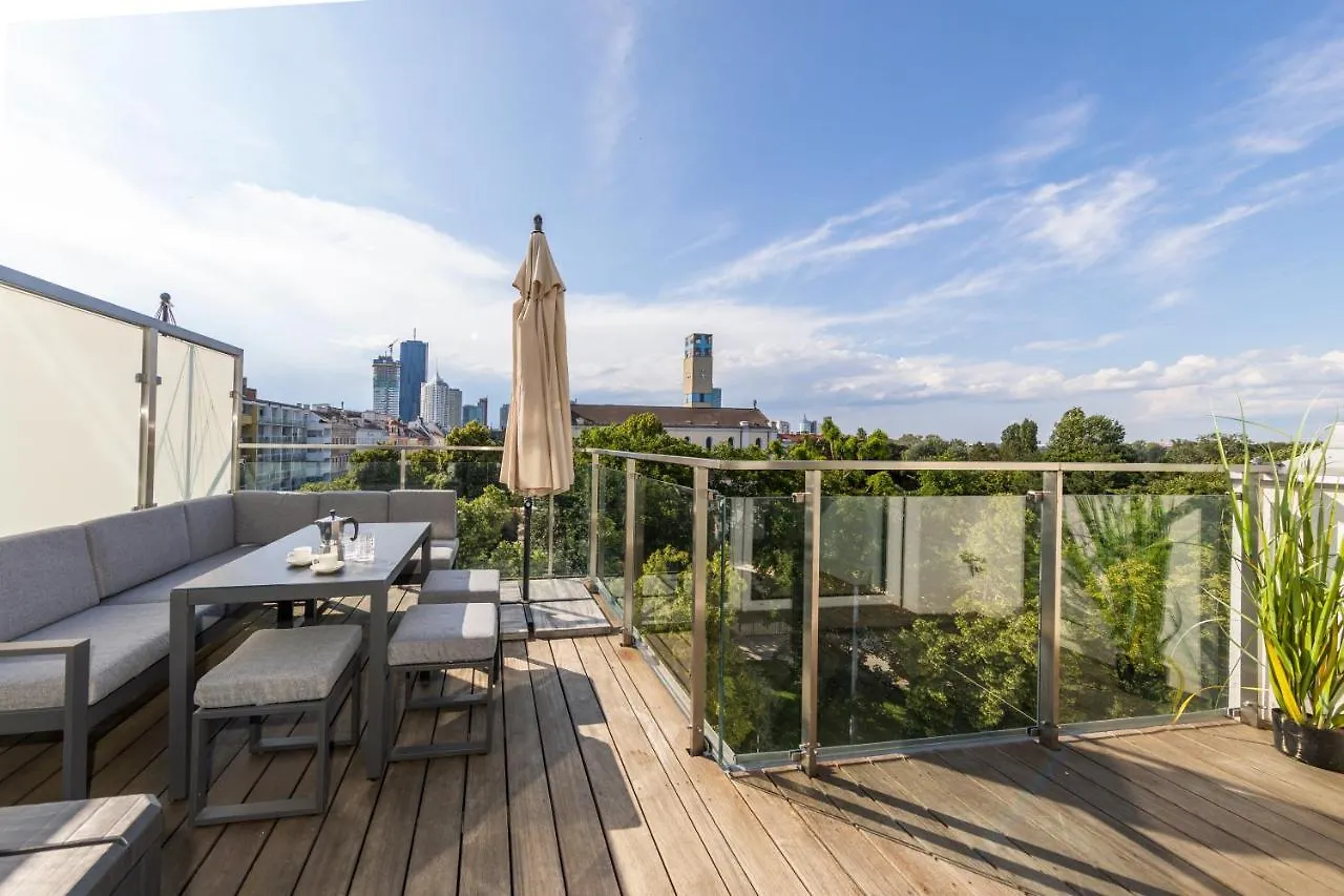 Skyline Apartment Mit Terrasse Close To Lakes Vienna