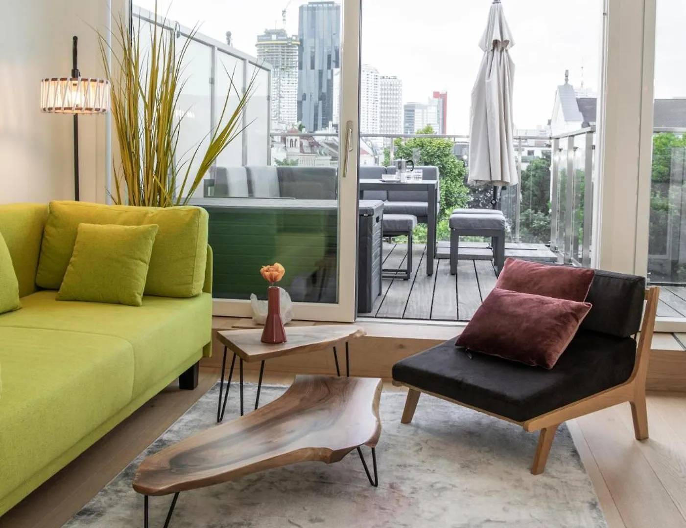 Skyline Apartment Mit Terrasse Close To Lakes Vienna
