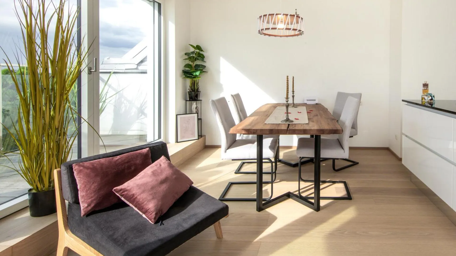Skyline Apartment Mit Terrasse Close To Lakes Vienna