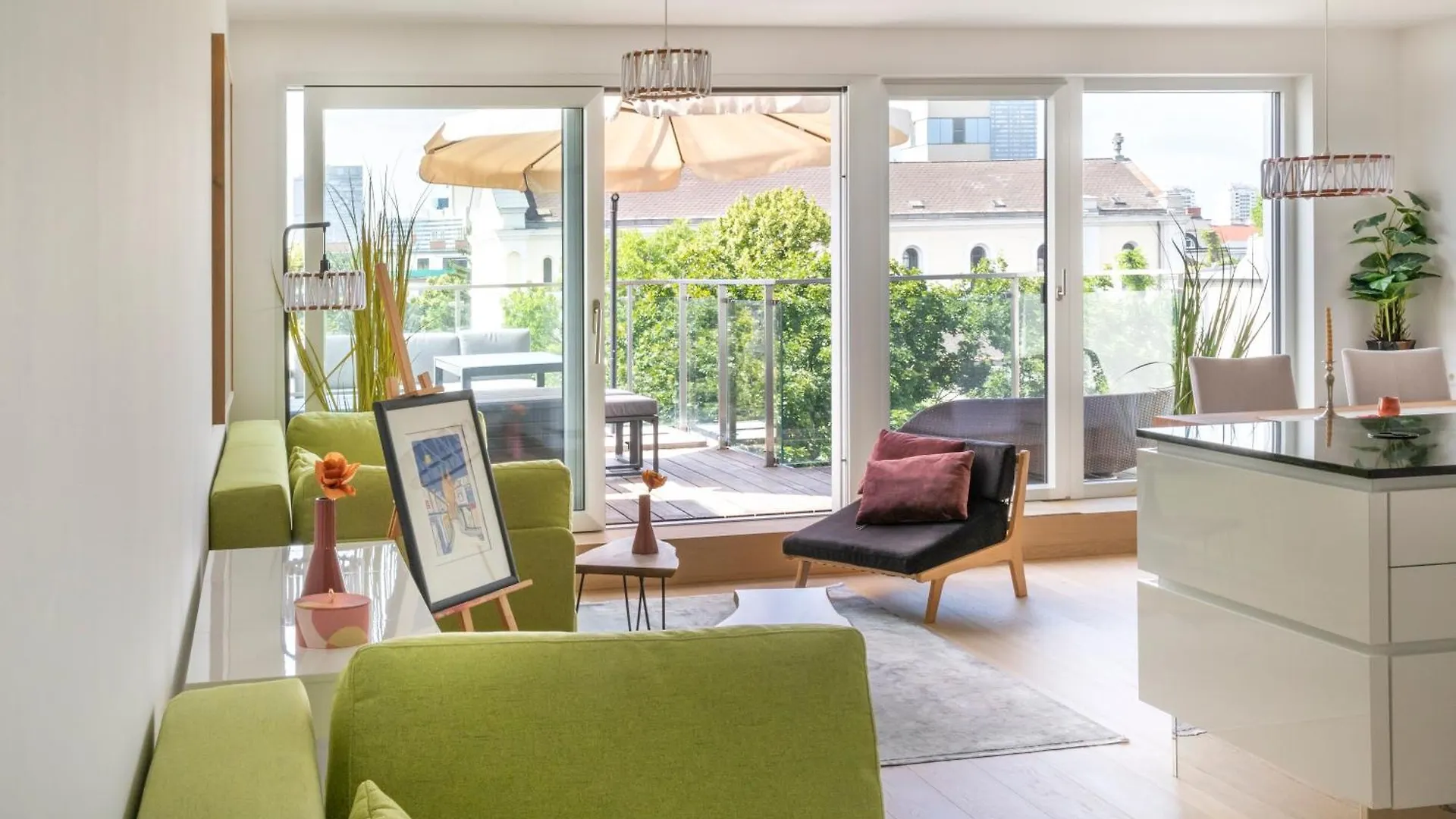 Skyline Apartment Mit Terrasse Close To Lakes Vienna